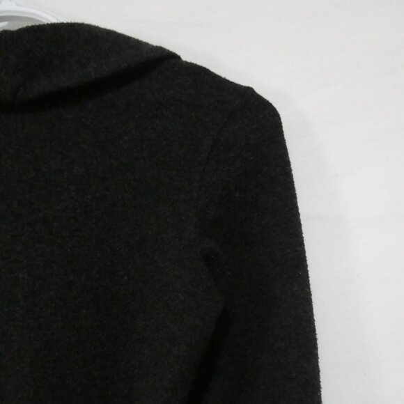 UB - URBAN BEHAVIOUR COLLECTION | P2P 13 inches measured | Black Turtleneck Top - Picture 12 of 16
